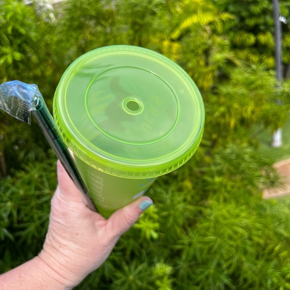 NEW Starbucks Summer 2024 UV Color Changing Reusable Cold Cup With Straw 24 Oz - Picture 5 of 6